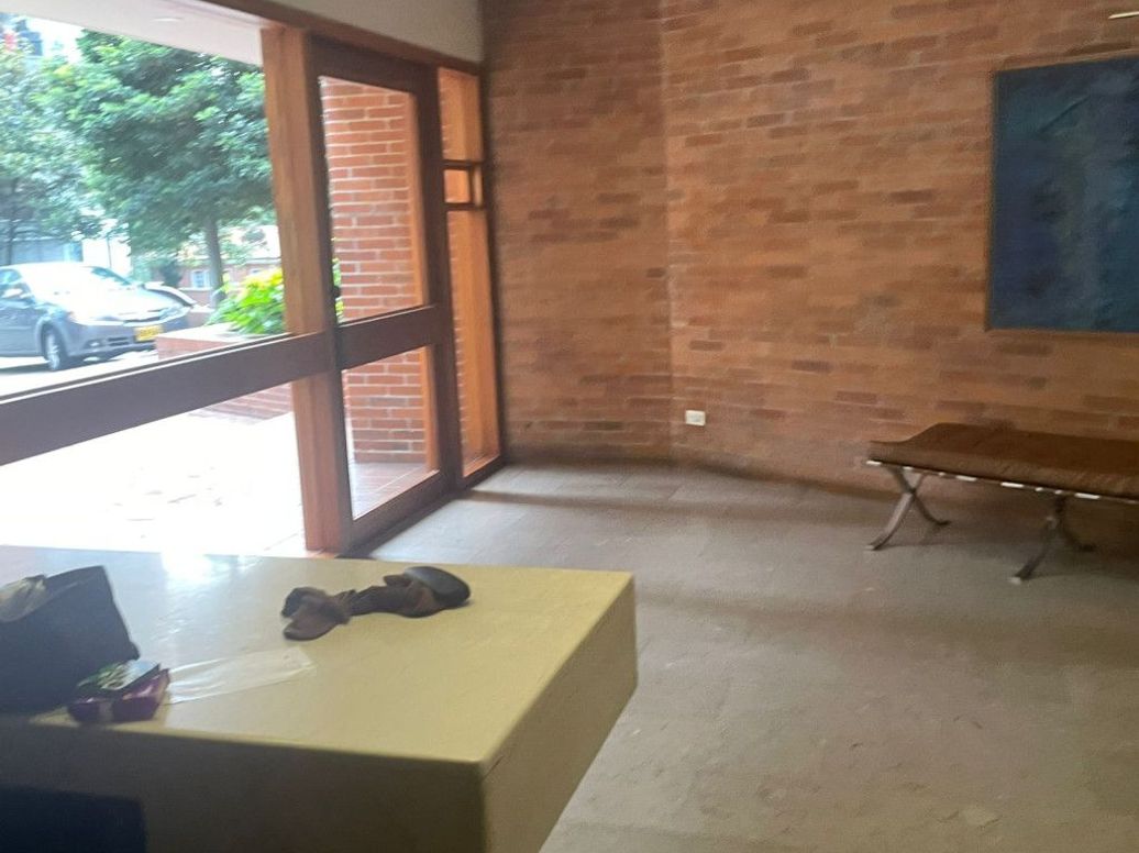 Apartamento de 3 alcobas en venta en Los Rosales, Bogotá, 243 m² · foto 17 de 19