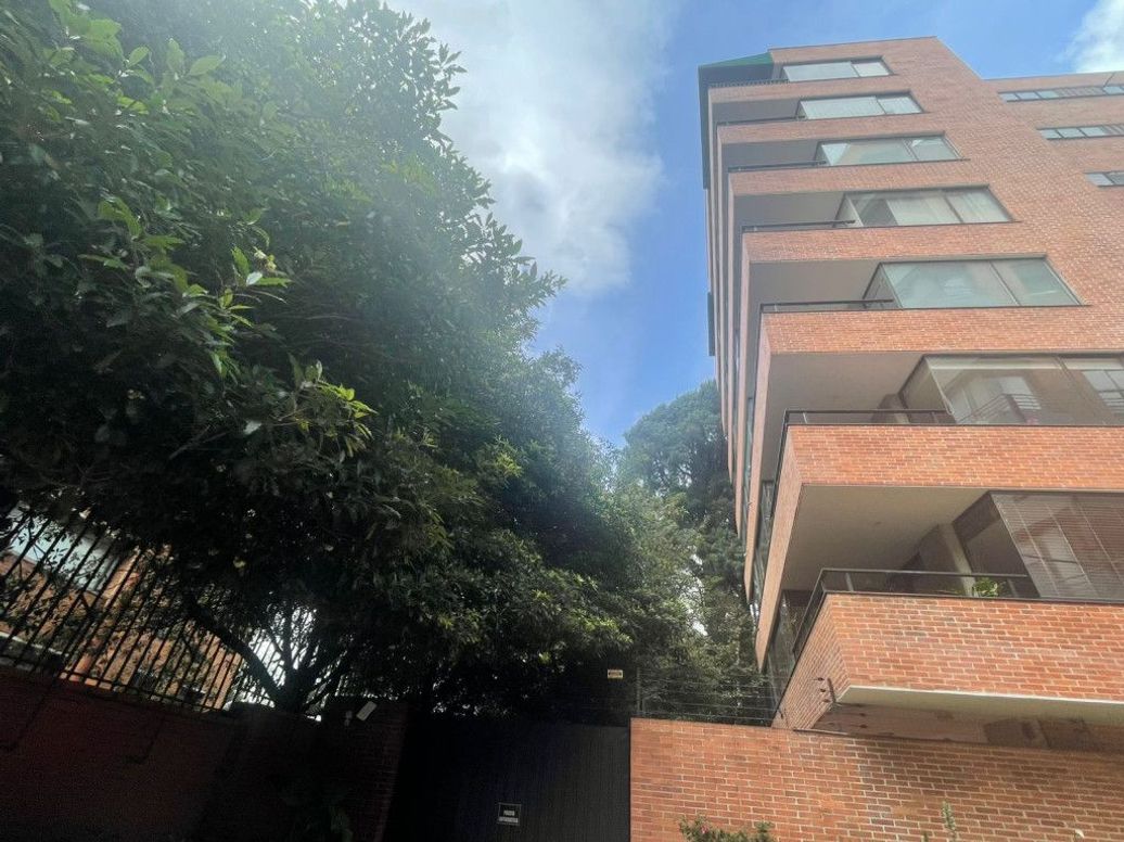 Apartamento de 3 alcobas en venta en Los Rosales, Bogotá, 243 m² · foto 19 de 19