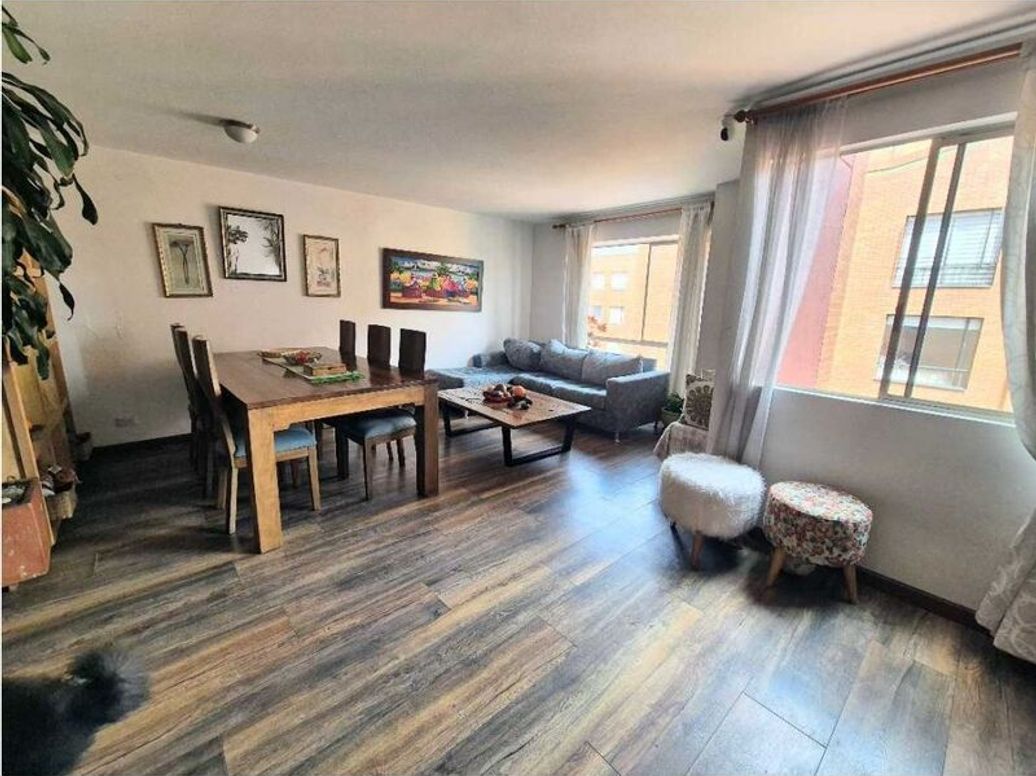 Apartamento de 3 alcobas en venta en Mallorca, Bogotá, 93 m² · foto 2 de 20