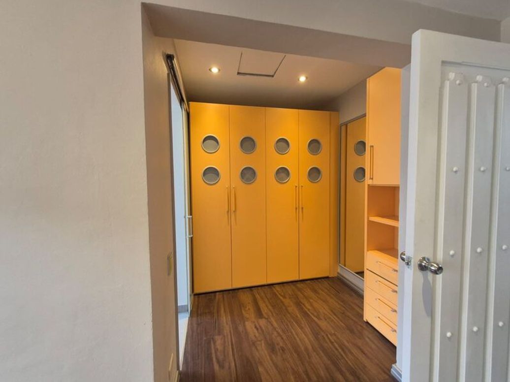 Casa de 4 alcobas en venta en Santa Barbara Alta, Bogotá, 548 m² · foto 18 de 20