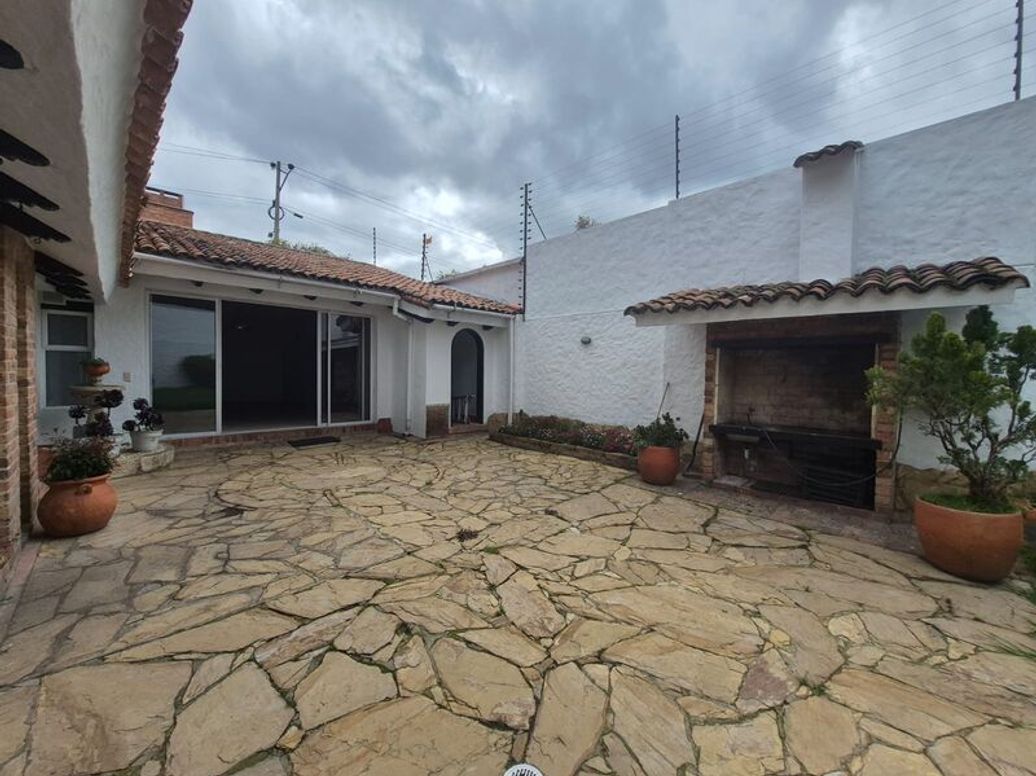 Casa de 4 alcobas en venta en Santa Barbara Alta, Bogotá, 548 m² · foto 8 de 20