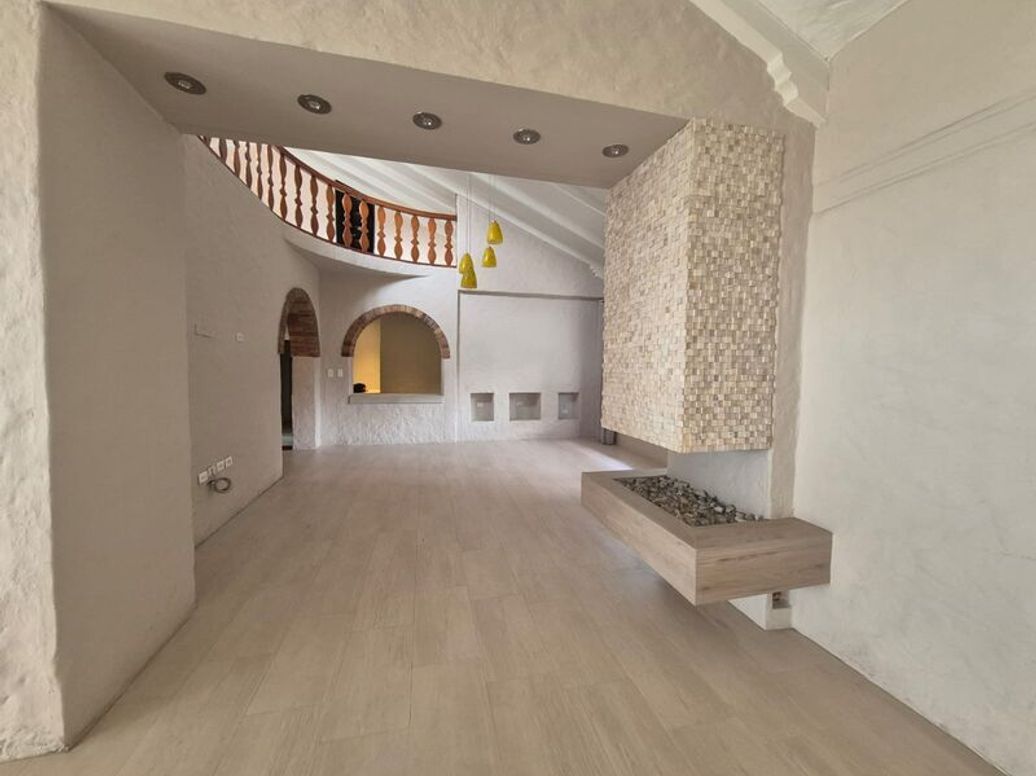 Casa de 4 alcobas en venta en Santa Barbara Alta, Bogotá, 548 m² · foto 6 de 20