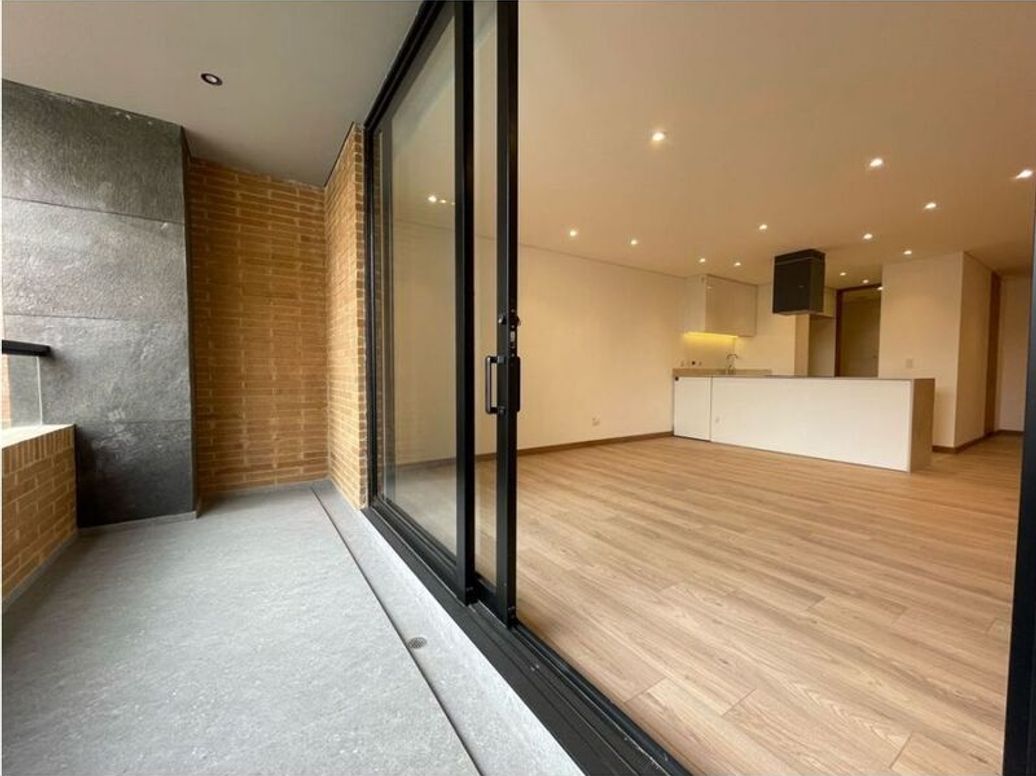 Apartamento de 3 alcobas en venta en Santa Barbara Occidental, Bogotá, 127 m² · foto 4 de 20