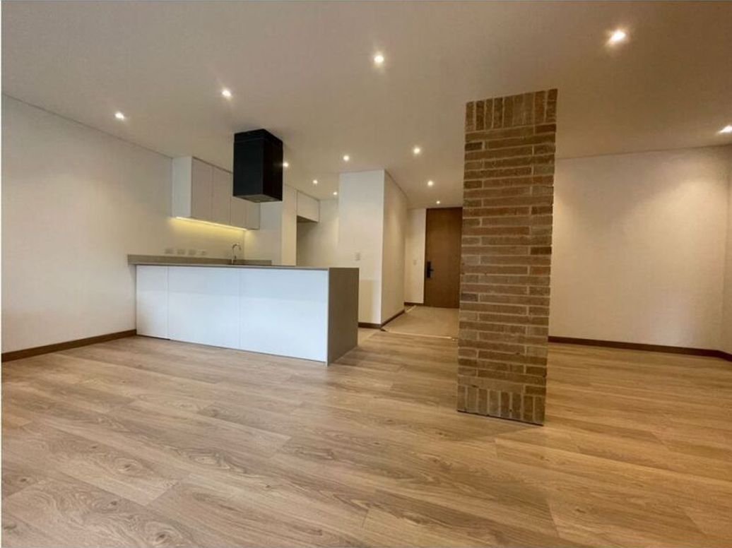 Apartamento de 2 alcobas en venta en Santa Barbara Occidental, Bogotá, 116 m² · foto 4 de 20