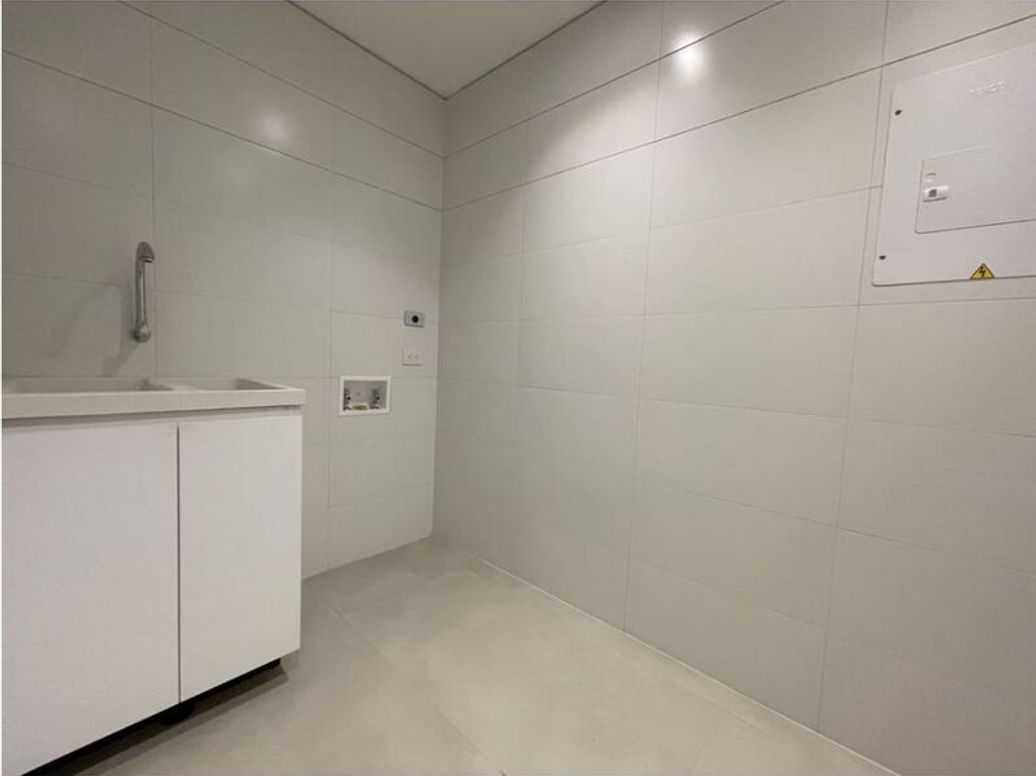 Apartamento de 2 alcobas en venta en Santa Barbara Occidental, Bogotá, 116 m² · foto 14 de 20