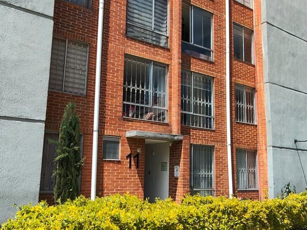 Apartamento de 2 alcobas en venta en Ub. Castilla Real, Bogotá, 38 m² · foto 2 de 20