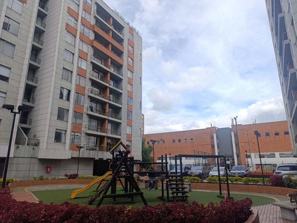 Apartamento de 3 alcobas en venta en Ciudad Salitre Sur-Oriental, Bogotá, 78 m² · foto 2 de 20