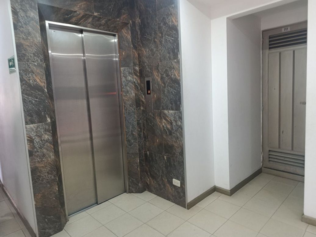 Apartamento de 3 alcobas en venta en Ciudad Salitre Sur-Oriental, Bogotá, 78 m² · foto 3 de 20