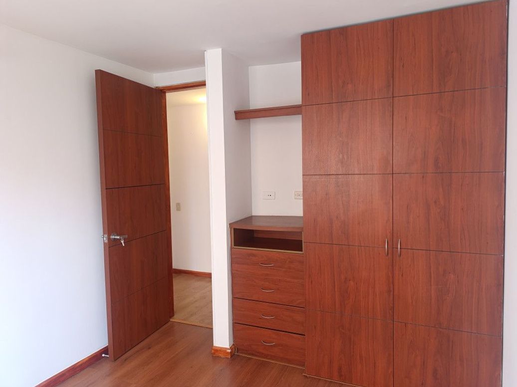 Apartamento de 3 alcobas en venta en Ciudad Salitre Sur-Oriental, Bogotá, 78 m² · foto 10 de 20