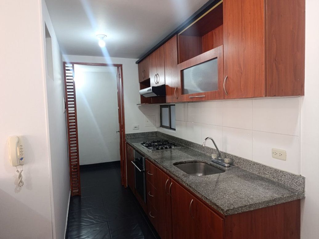Apartamento de 3 alcobas en venta en Ciudad Salitre Sur-Oriental, Bogotá, 78 m² · foto 8 de 20