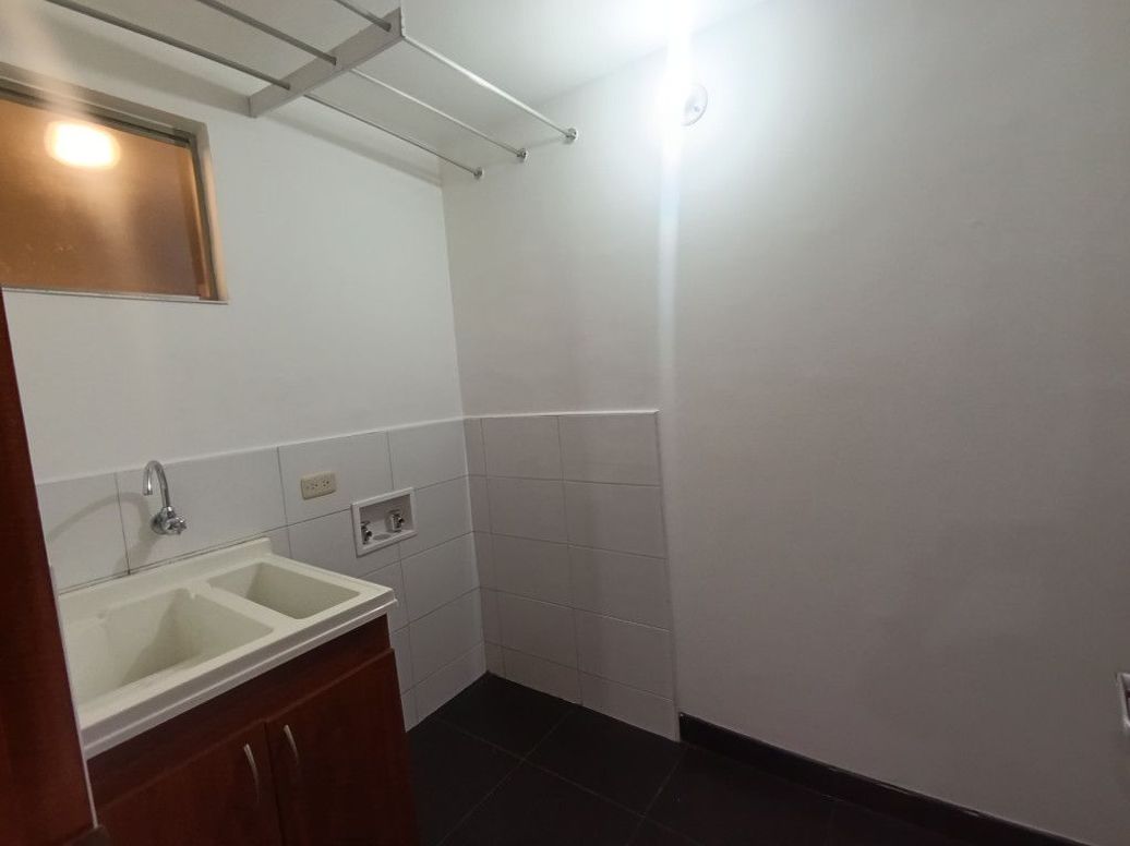 Apartamento de 3 alcobas en venta en Ciudad Salitre Sur-Oriental, Bogotá, 78 m² · foto 7 de 20