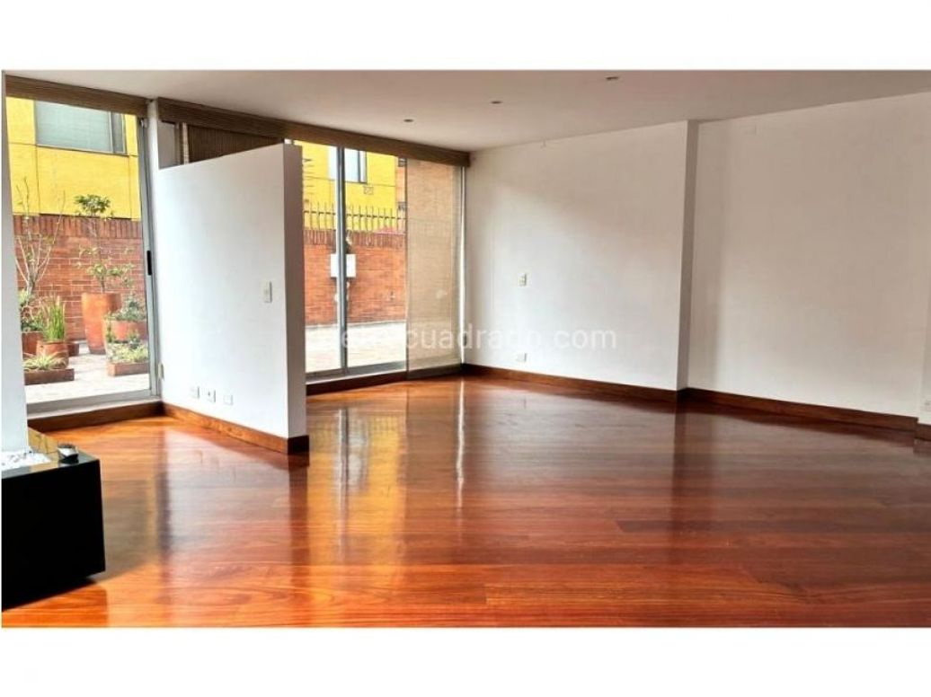 Apartamento de 3 alcobas en venta en Santa Paula, Bogotá, 138 m² · foto 3 de 16