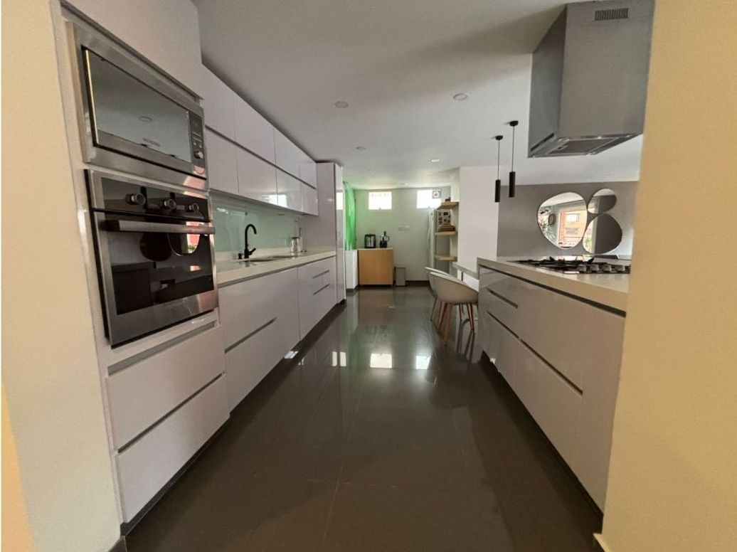 Apartamento de 3 alcobas en venta en Chicó Norte, Bogotá, 225 m² · foto 5 de 16