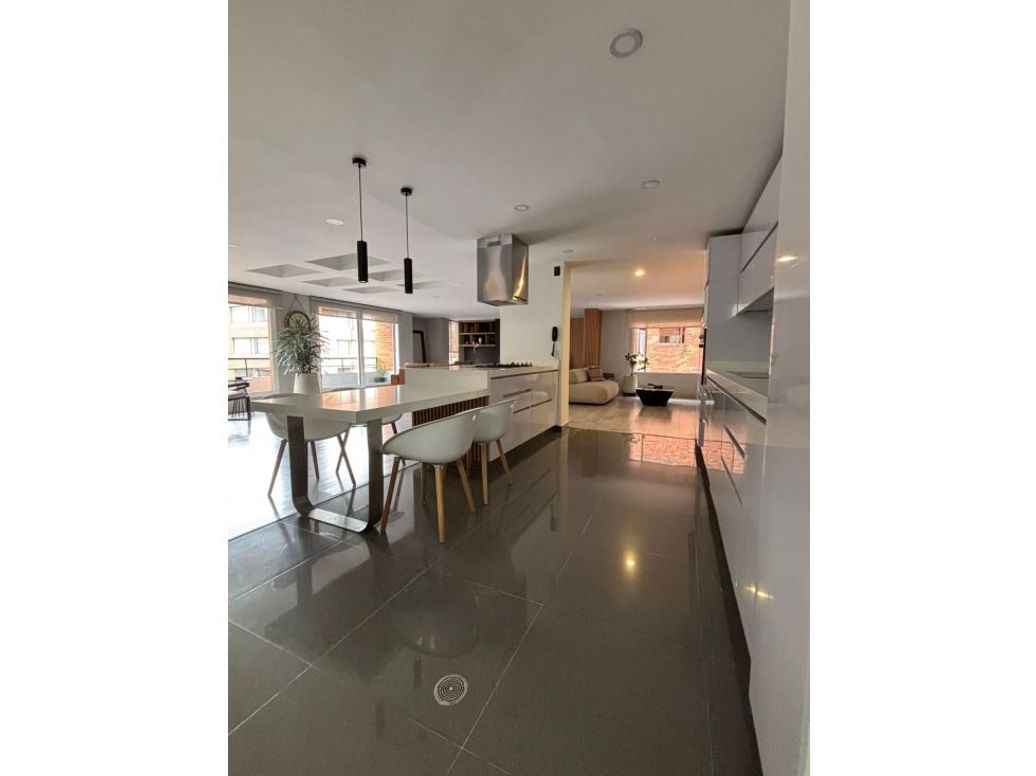 Apartamento de 3 alcobas en venta en Chicó Norte, Bogotá, 225 m² · foto 8 de 16