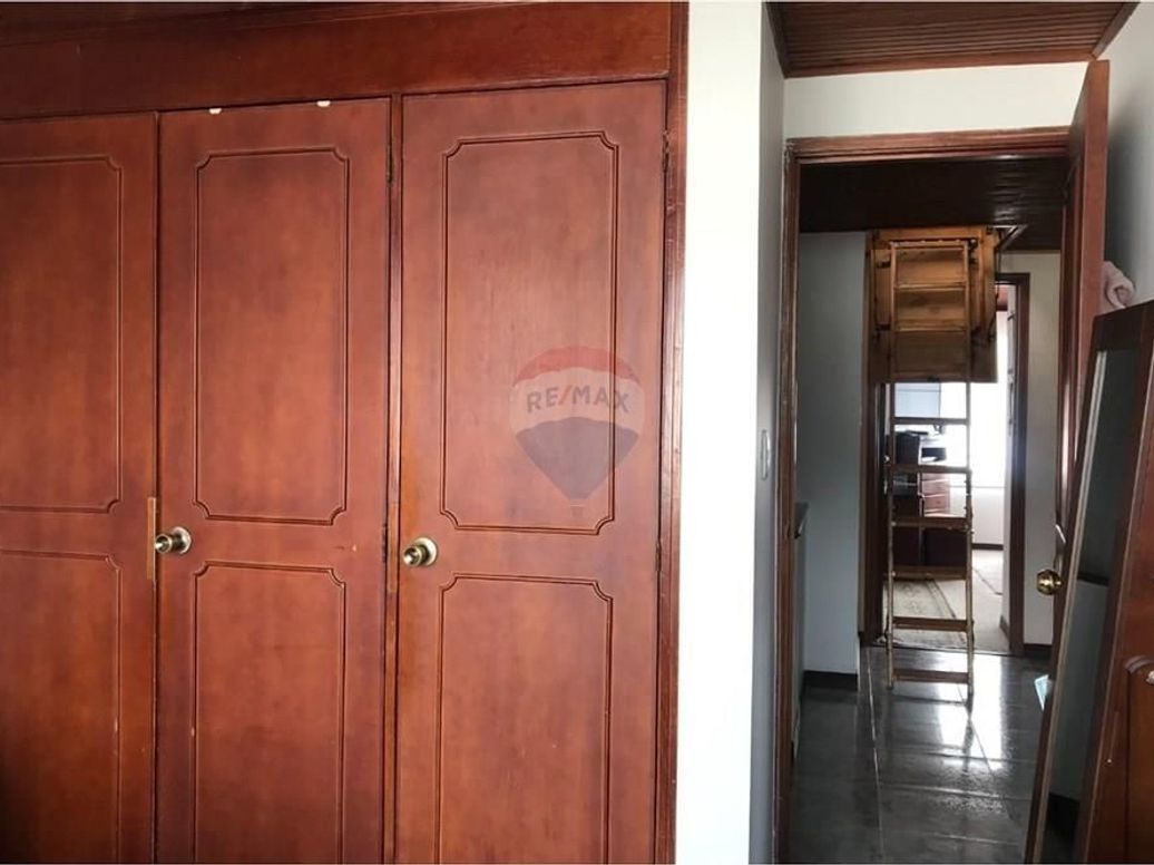 Casa de 5 alcobas en venta en Puente Largo, Bogotá, 243 m² · foto 17 de 20