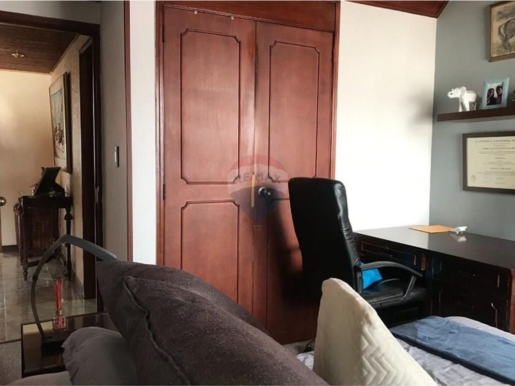 Casa de 5 alcobas en venta en Puente Largo, Bogotá, 243 m² · foto 3 de 20