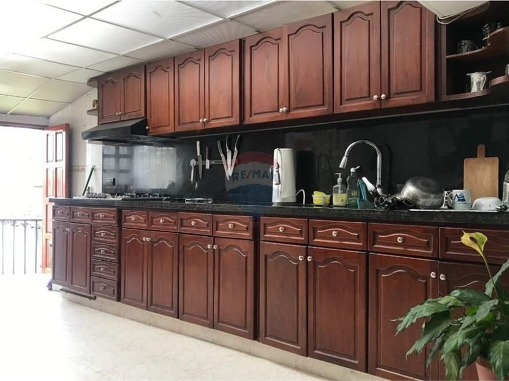 Casa de 5 alcobas en venta en Puente Largo, Bogotá, 243 m² · foto 9 de 20