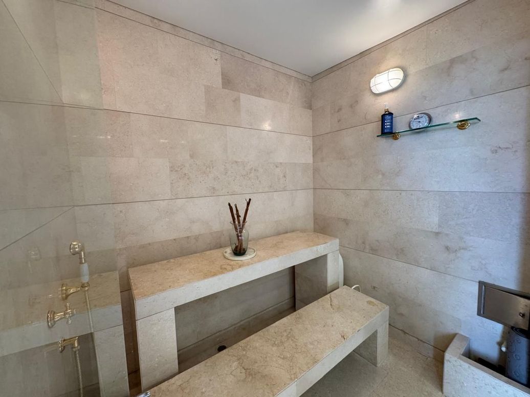 Apartamento de 3 alcobas en arriendo en El Refugio, Bogotá, 360 m² · foto 19 de 20