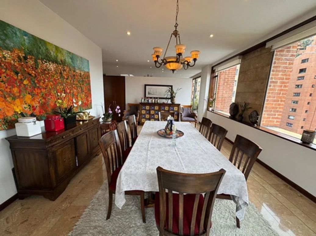Apartamento de 3 alcobas en venta en El Refugio, Bogotá, 360 m² · foto 8 de 12
