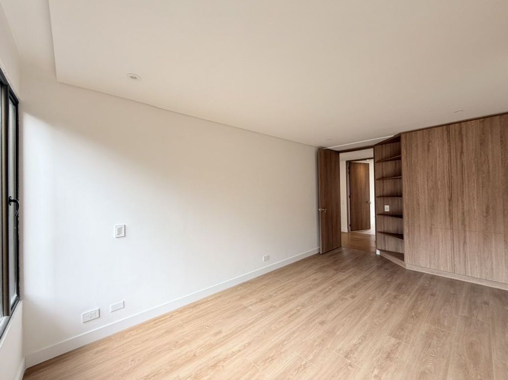 Apartamento de 4 alcobas en venta en Niza Suba, Bogotá, 298 m² · foto 9 de 20