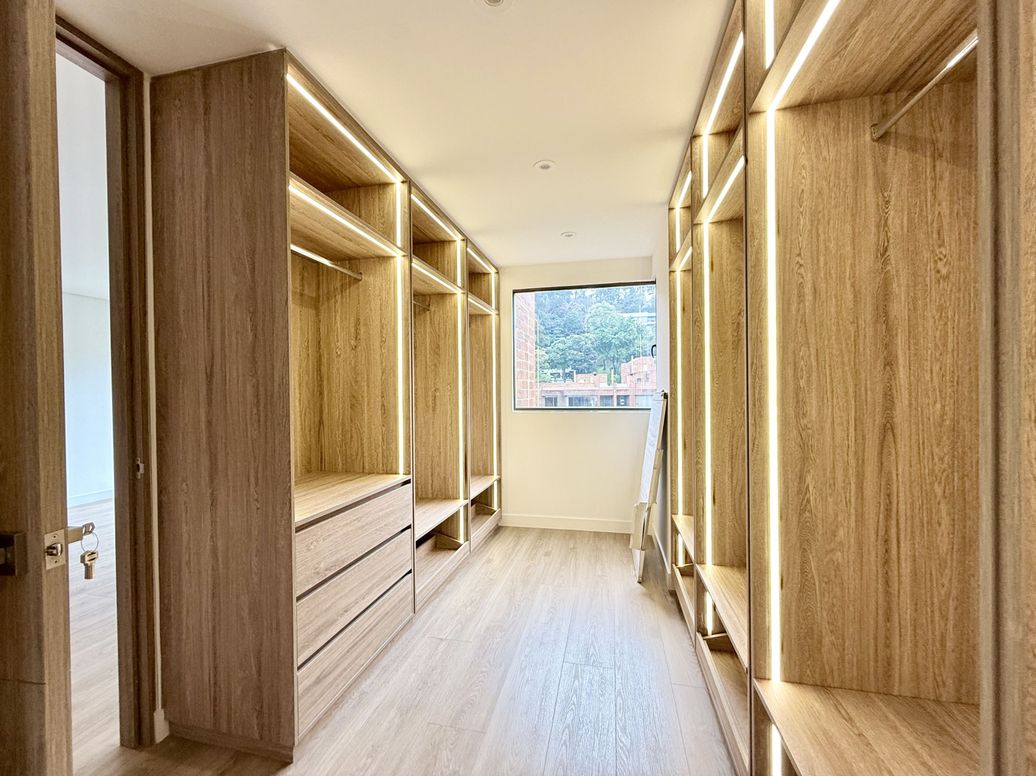Apartamento de 4 alcobas en venta en Niza Suba, Bogotá, 298 m² · foto 14 de 20