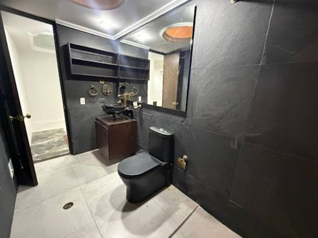 Apartamento de 1 alcoba en venta en Chicó Reservado, Bogotá, 68 m² · foto 14 de 20