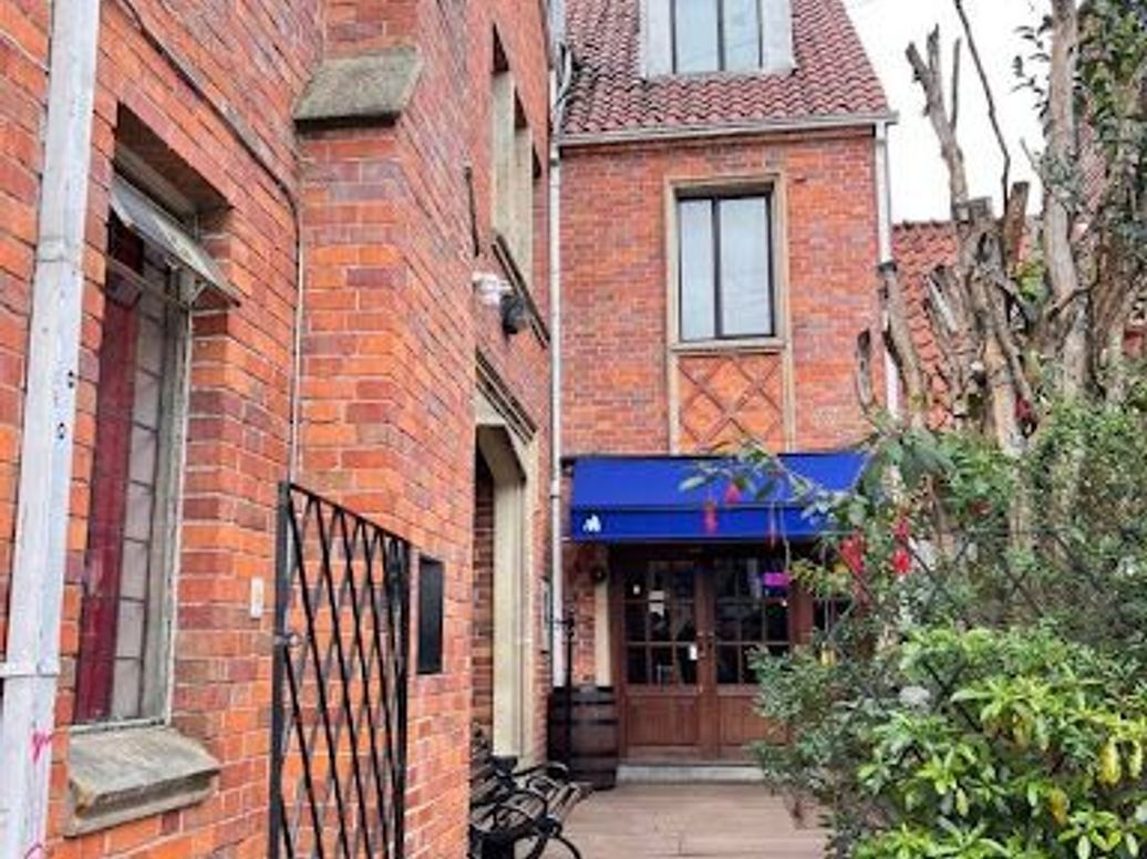 Casa de 9 alcobas en venta en Quinta Camacho, Bogotá, 615 m² · foto 3 de 3