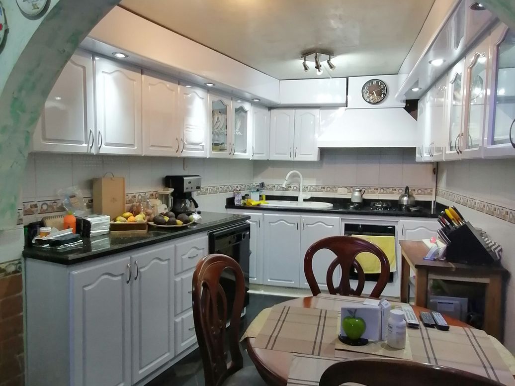 Casa de 3 alcobas en venta en Jorge Eliécer Gaitán, Bogotá, 586 m² · foto 3 de 12