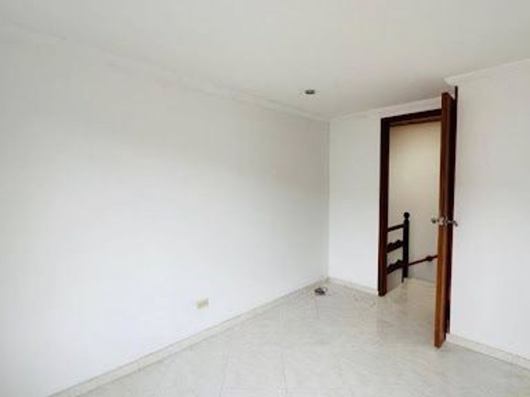 Casa de 2 alcobas en venta en La Fontana, Bogotá, 47 m² · foto 11 de 20