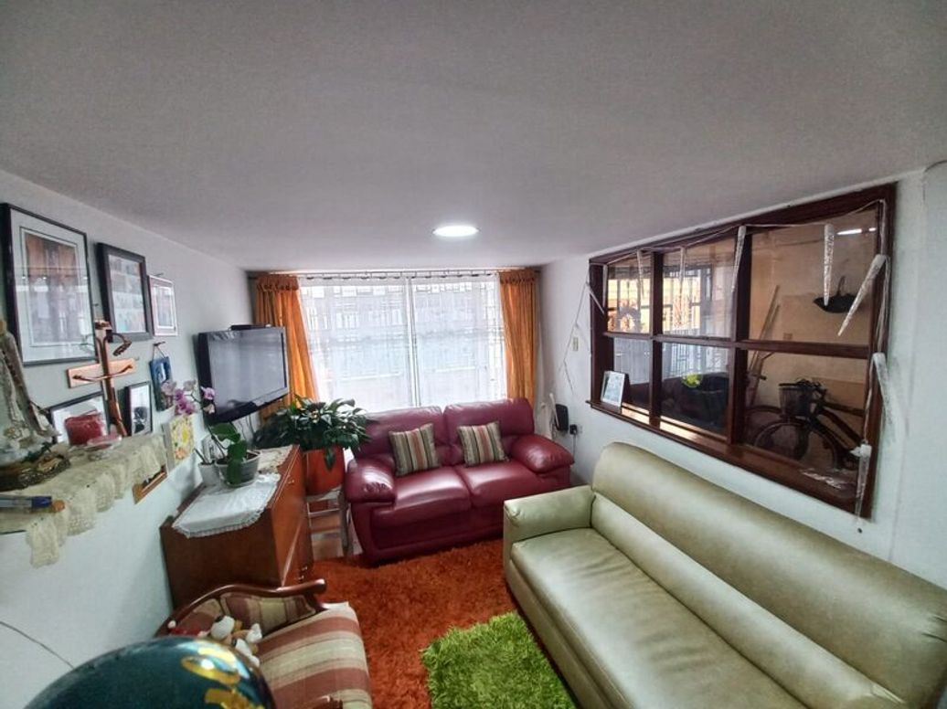 Casa de 5 alcobas en venta en Versalles, Bogotá, 154 m² · foto 3 de 20