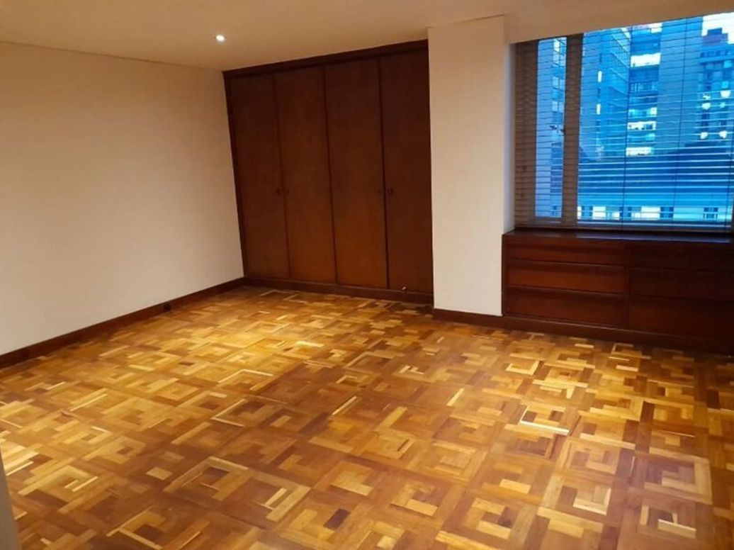 Apartamento de 3 alcobas en venta en San Diego, Bogotá, 238 m² · foto 5 de 8