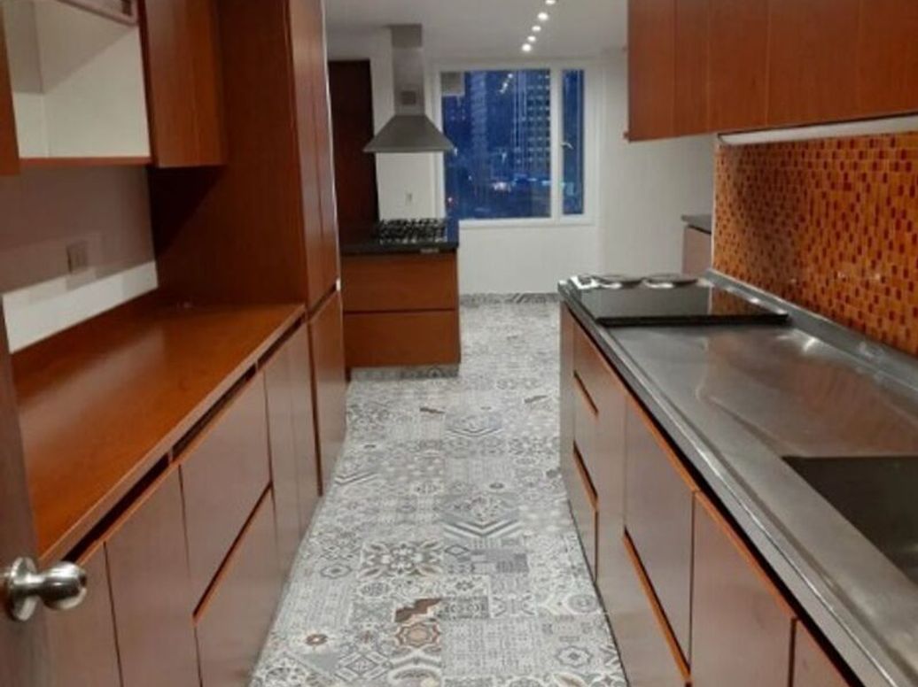 Apartamento de 3 alcobas en venta en San Diego, Bogotá, 238 m² · foto 6 de 8
