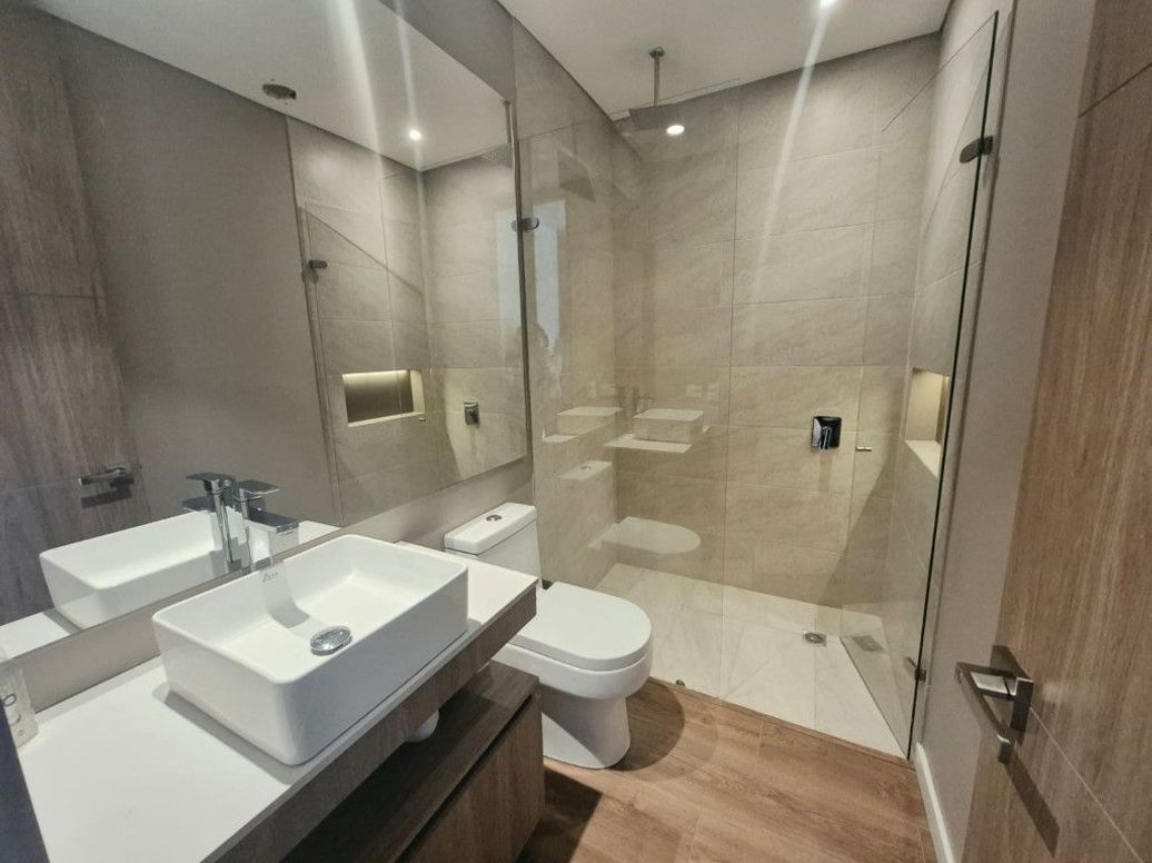 Apartamento de 2 alcobas en venta en Santa Barbara Oriental, Bogotá, 128 m² · foto 6 de 9