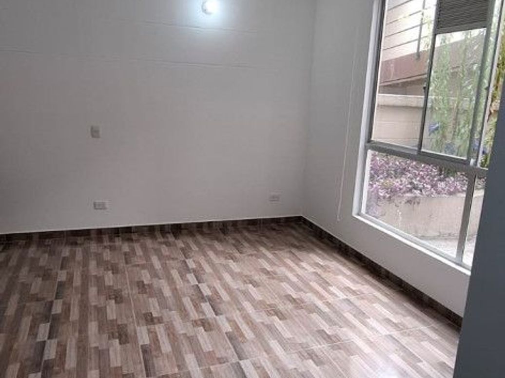 Apartaestudio en venta en Calvo Sur, Bogotá, 29 m² · foto 2 de 15