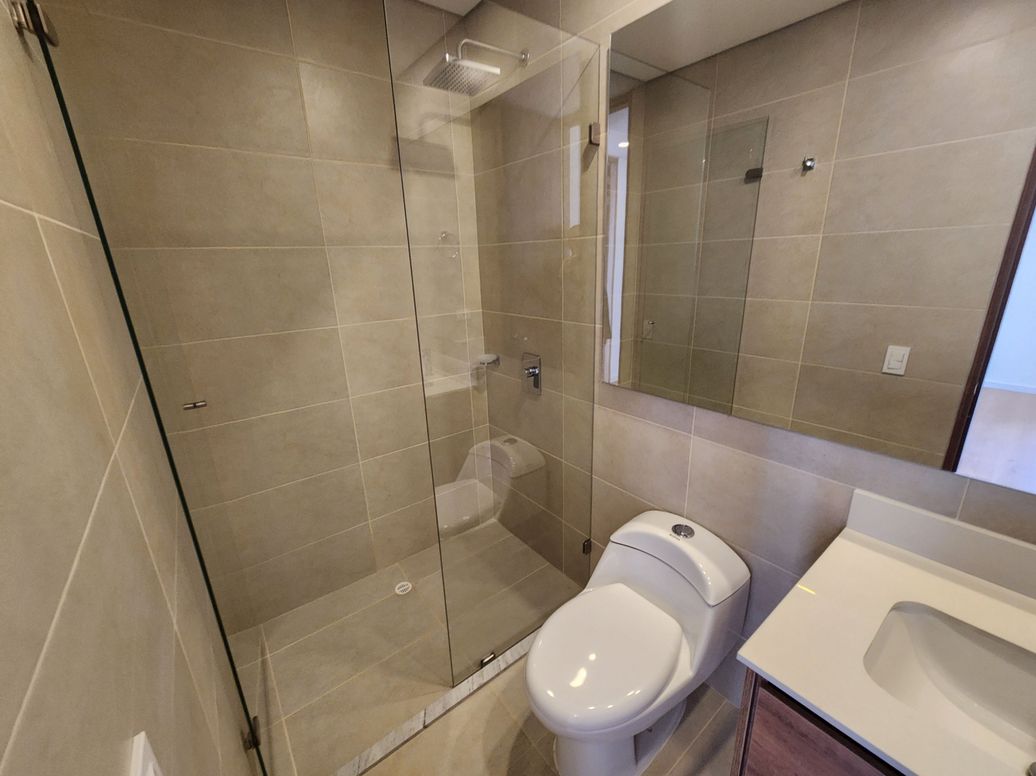 Apartamento de 3 alcobas en arriendo en Los Cedros Oriental, Bogotá, 114 m² · foto 13 de 20