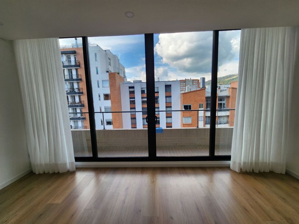 Apartamento de 3 alcobas en arriendo en Los Cedros Oriental, Bogotá, 114 m² · foto 2 de 20