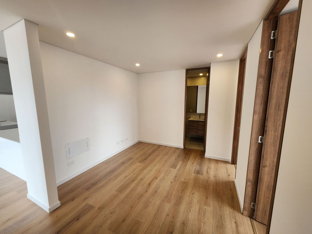 Apartamento de 3 alcobas en arriendo en Los Cedros Oriental, Bogotá, 114 m² · foto 9 de 20