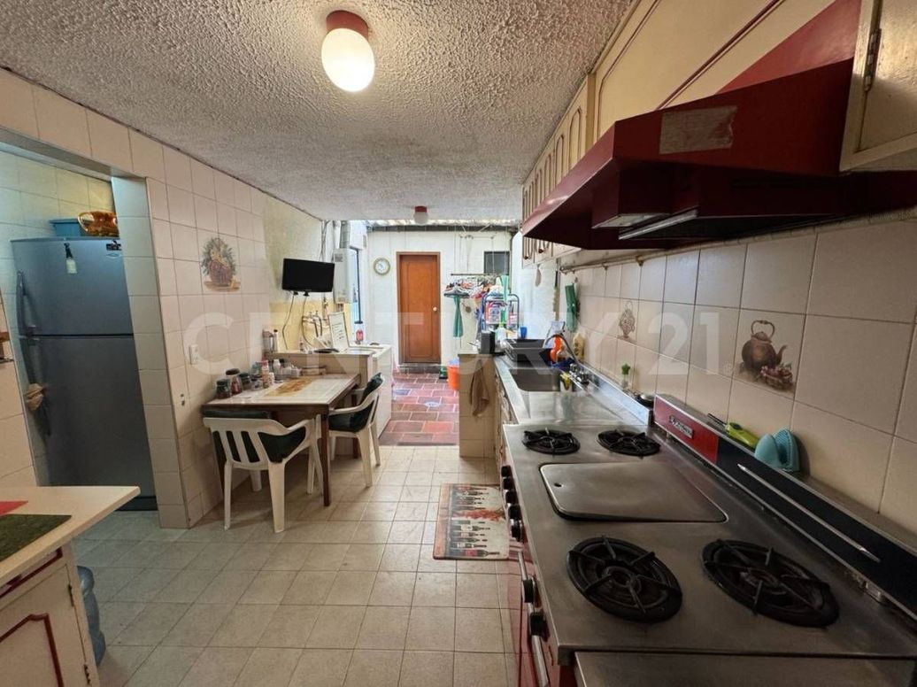 Casa de 5 alcobas en venta en Las Villas, Bogotá, 240 m² · foto 10 de 20