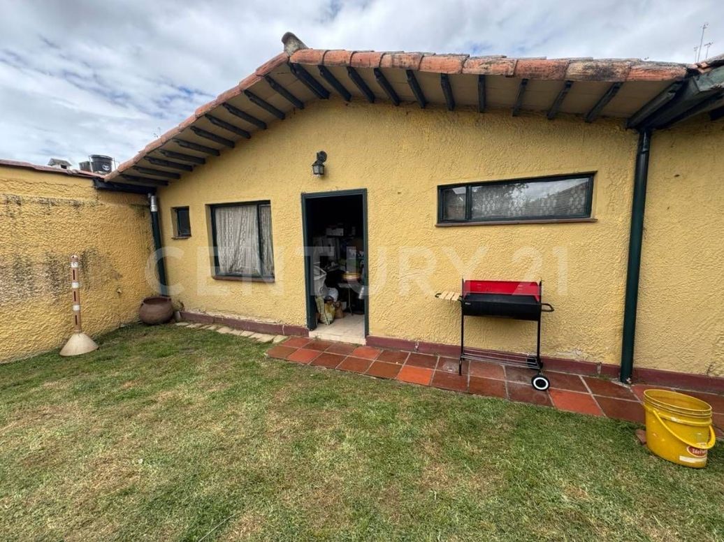 Casa de 5 alcobas en venta en Las Villas, Bogotá, 240 m² · foto 9 de 20