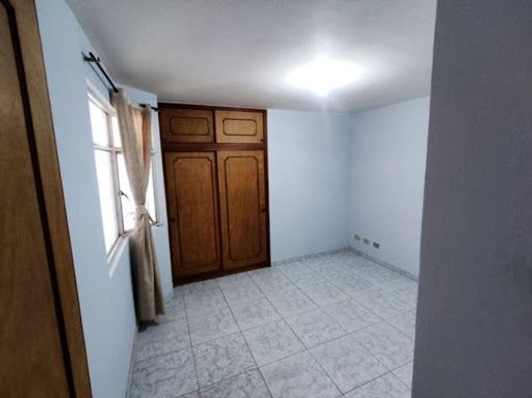 Casa de 7 alcobas en venta en Santa Isabel, Bogotá, 350 m² · foto 16 de 20