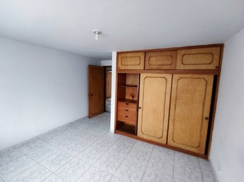 Casa de 7 alcobas en venta en Santa Isabel, Bogotá, 350 m² · foto 17 de 20