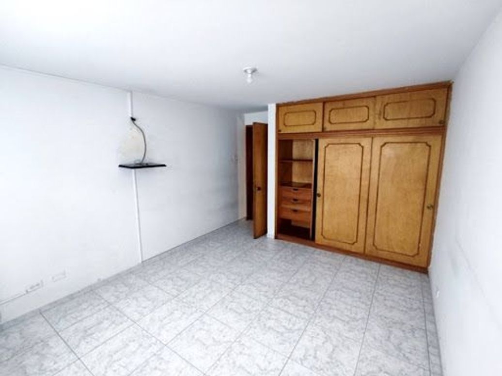 Casa de 7 alcobas en venta en Santa Isabel, Bogotá, 350 m² · foto 12 de 20