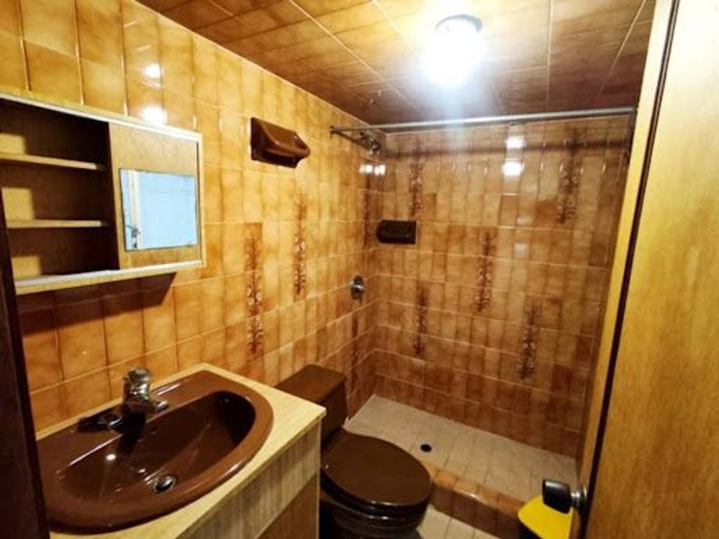 Casa de 7 alcobas en venta en Santa Isabel, Bogotá, 350 m² · foto 18 de 20