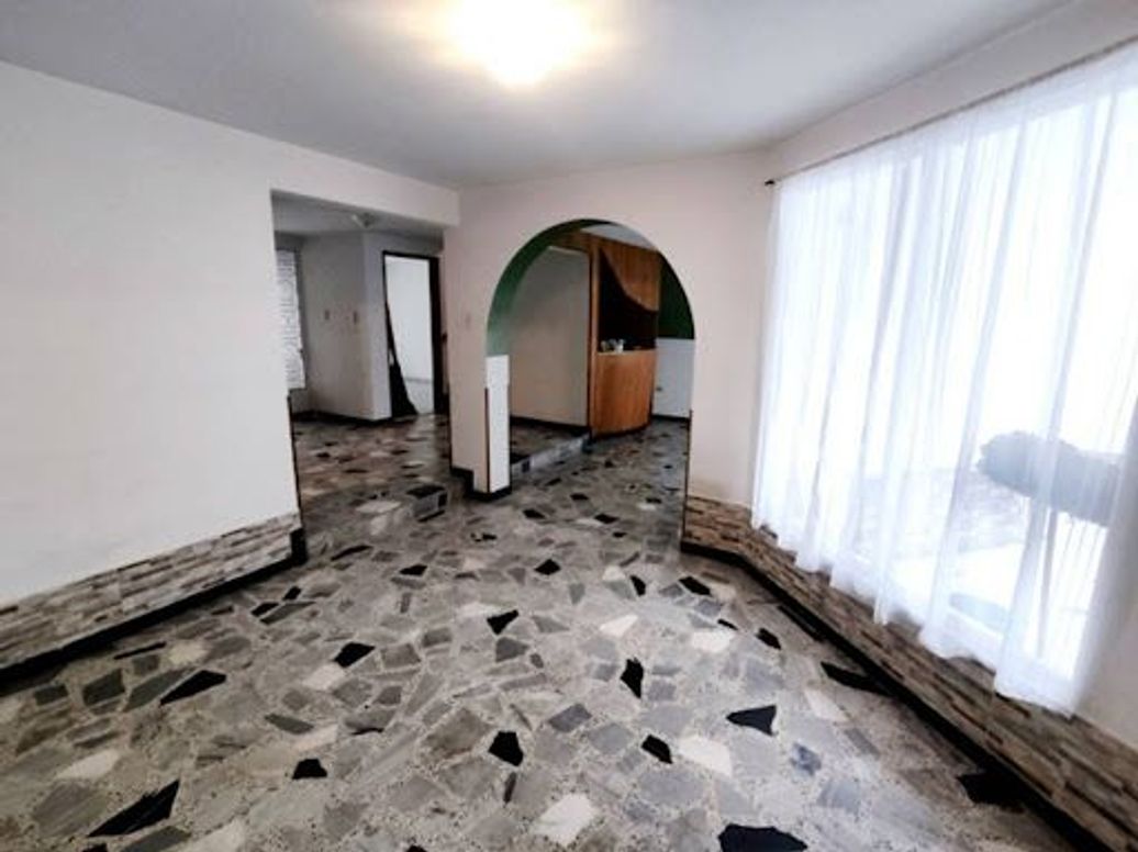 Casa de 7 alcobas en venta en Santa Isabel, Bogotá, 350 m² · foto 6 de 20