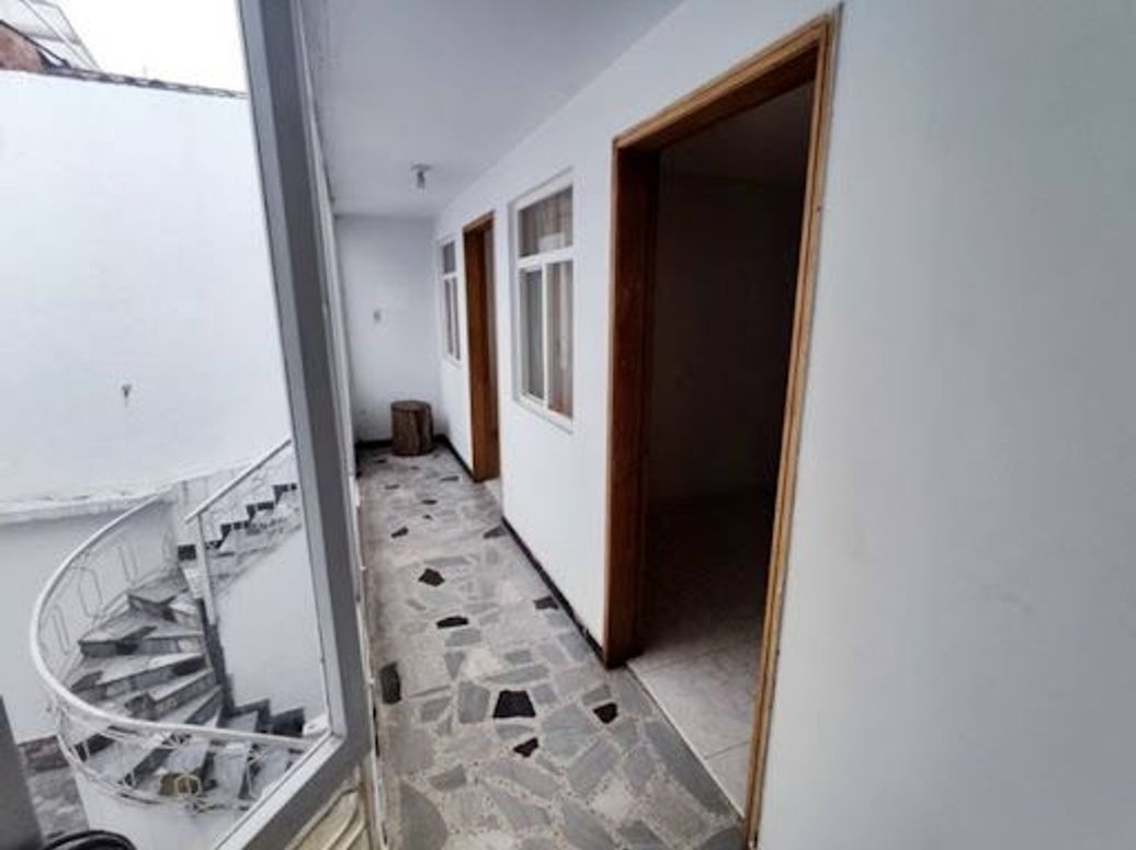 Casa de 7 alcobas en venta en Santa Isabel, Bogotá, 350 m² · foto 11 de 20