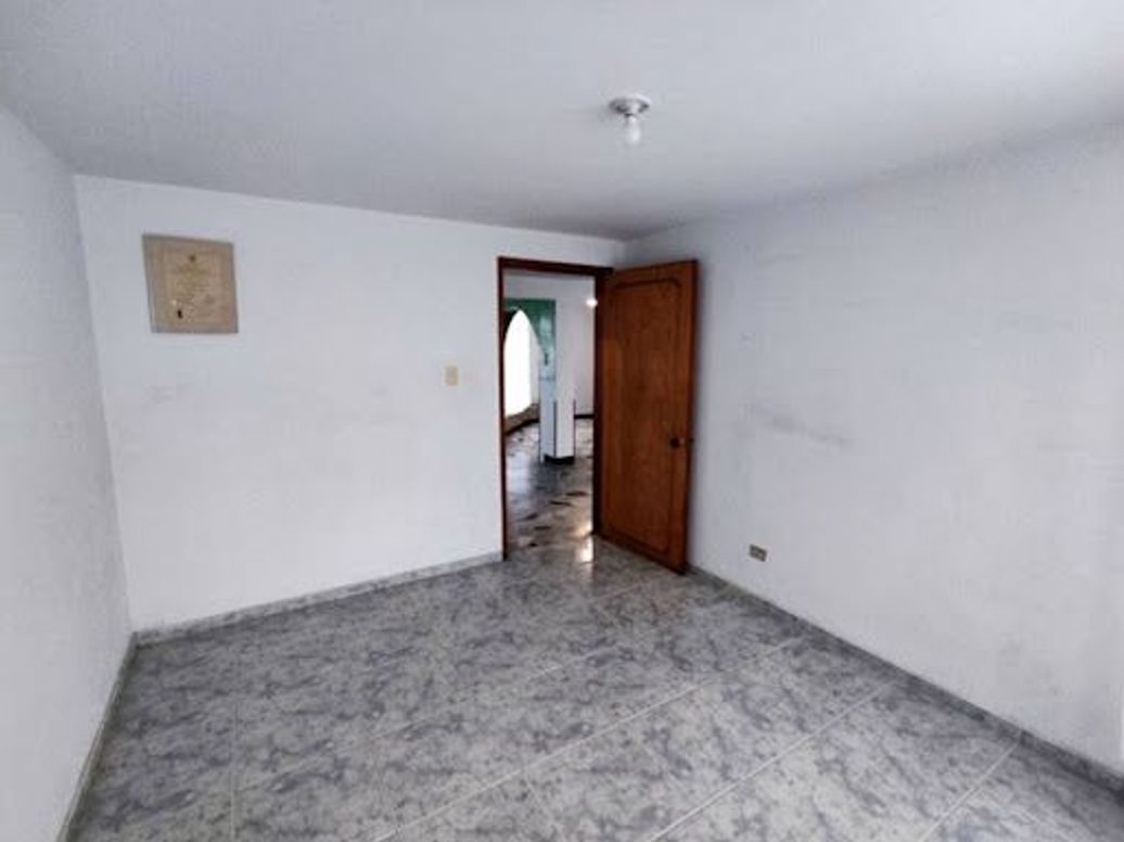 Casa de 7 alcobas en venta en Santa Isabel, Bogotá, 350 m² · foto 10 de 20