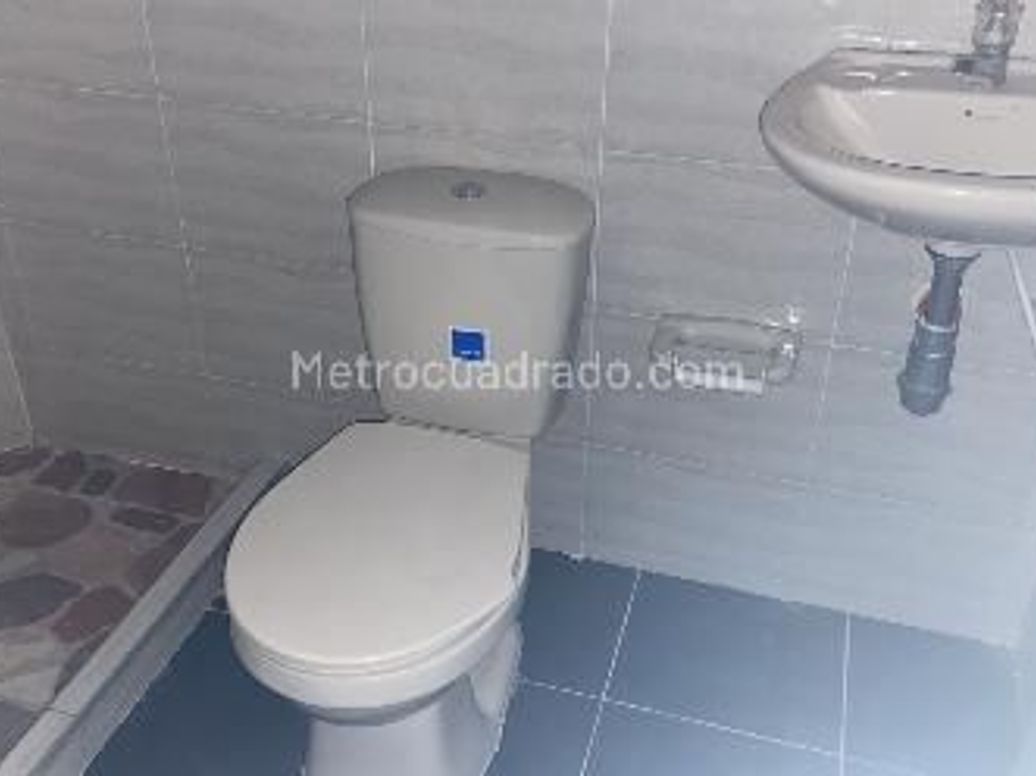 Casa de 5 alcobas en venta en Florida Blanca, Bogotá, 300 m² · foto 10 de 15