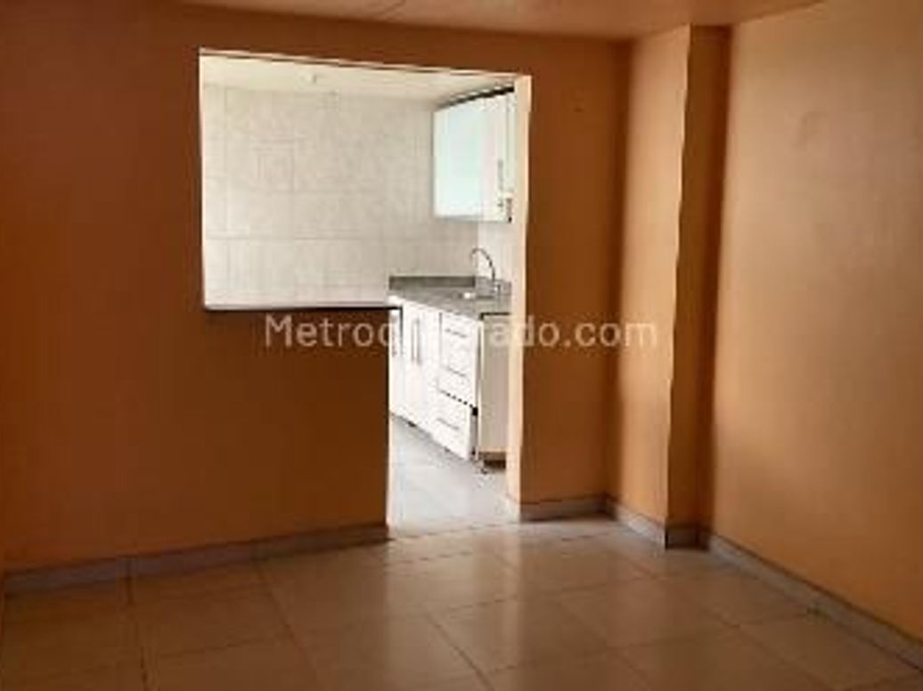 Casa de 5 alcobas en venta en Florida Blanca, Bogotá, 300 m² · foto 5 de 15