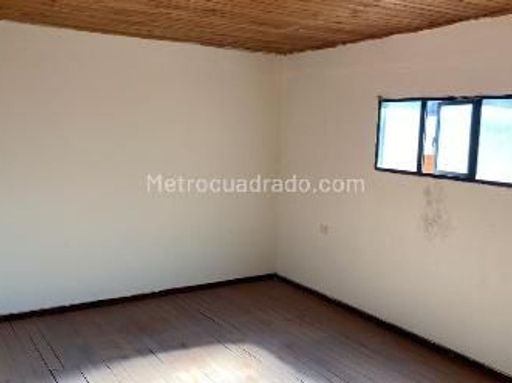 Casa de 5 alcobas en venta en Florida Blanca, Bogotá, 300 m² · foto 6 de 15