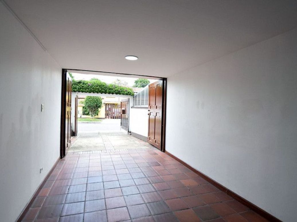 Casa de 4 alcobas en venta en Villa Magdala, Bogotá, 220 m² · foto 3 de 20